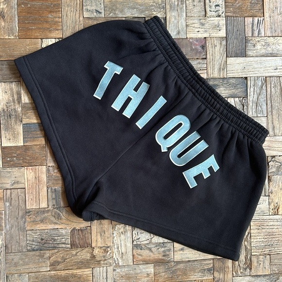 Beyoncé Renaissance World Tour 2023 Thique Booty Shorts Size Medium - Picture 1 of 7